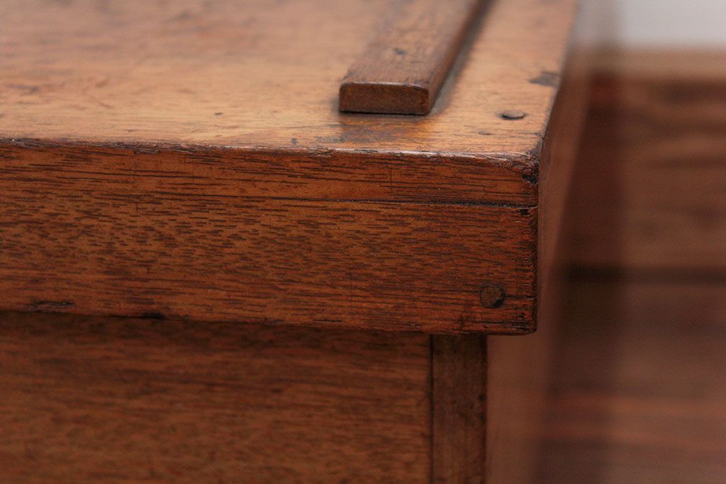 アンティーク雑貨　アンティーク 古いナラ材!しっかりとした木箱(小物入れ、収納棚)