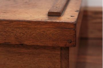 アンティーク雑貨　アンティーク 古いナラ材!しっかりとした木箱(小物入れ、収納棚)