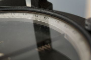 アンティーク雑貨　古い服部 トーコー トランシット(測量機)三脚付き