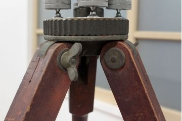 アンティーク雑貨　古い服部 トーコー トランシット(測量機)三脚付き