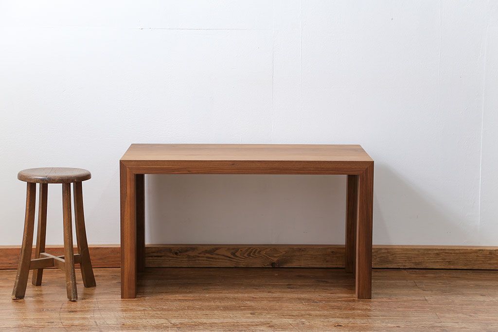 中古　インテリアショップ　リアルスタイル製(Real Style)ウォールナットサイドテーブル(センターテーブル、コンソールテーブル)