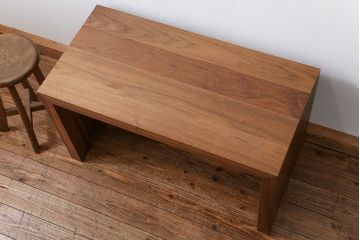 中古　インテリアショップ　リアルスタイル製(Real Style)ウォールナットサイドテーブル(センターテーブル、コンソールテーブル)