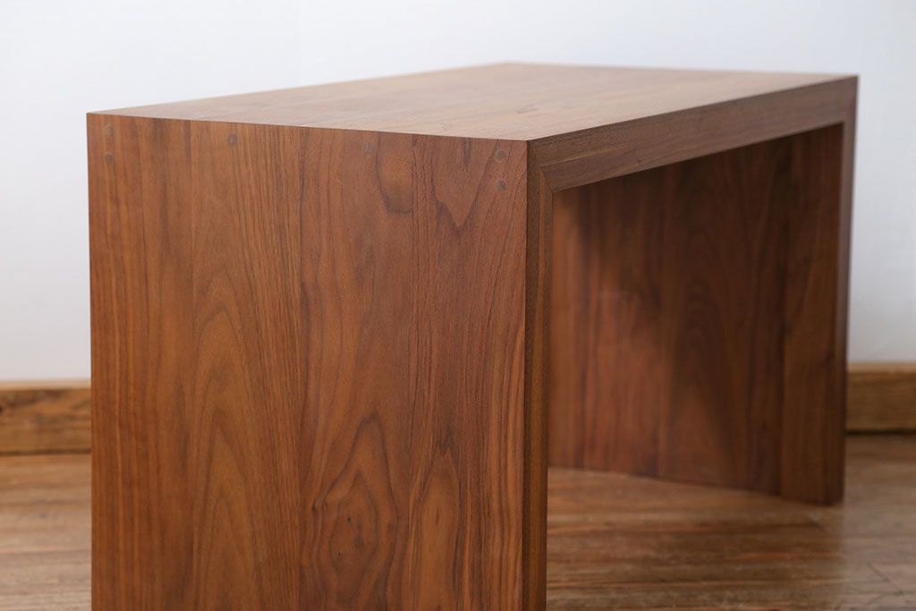 中古　インテリアショップ　リアルスタイル製(Real Style)ウォールナットサイドテーブル(センターテーブル、コンソールテーブル)