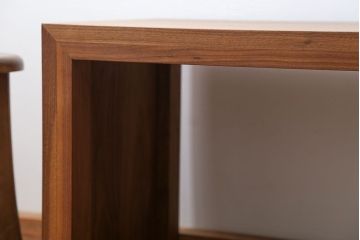 中古　インテリアショップ　リアルスタイル製(Real Style)ウォールナットサイドテーブル(センターテーブル、コンソールテーブル)