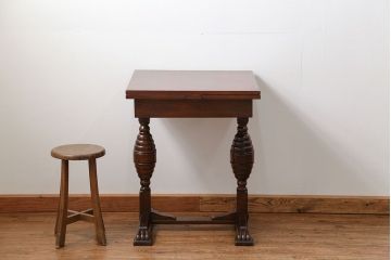 ヴィンテージ家具　イギリスビンテージ　小さなドローリーフテーブル(エクステンションテーブル)