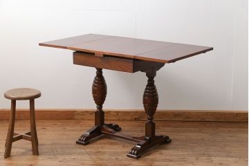 ヴィンテージ家具　イギリスビンテージ　小さなドローリーフテーブル(エクステンションテーブル)