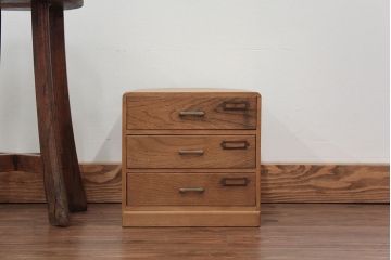 レトロ家具　昭和レトロ 古い木味のシンプルなアンティーク三段小引き出し