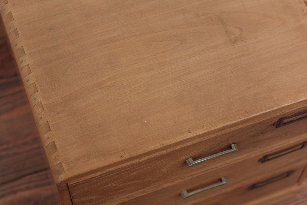 レトロ家具　昭和レトロ 古い木味のシンプルなアンティーク三段小引き出し