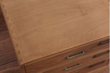 レトロ家具　昭和レトロ 古い木味のシンプルなアンティーク三段小引き出し