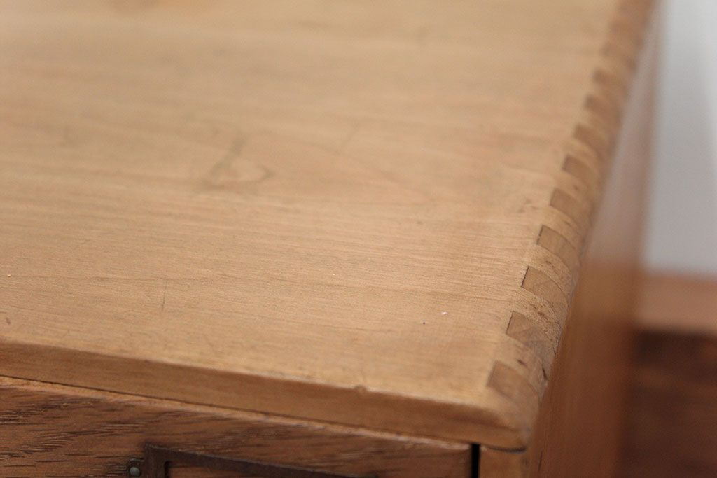 レトロ家具　昭和レトロ 古い木味のシンプルなアンティーク三段小引き出し