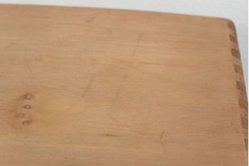 レトロ家具　昭和レトロ 古い木味のシンプルなアンティーク三段小引き出し