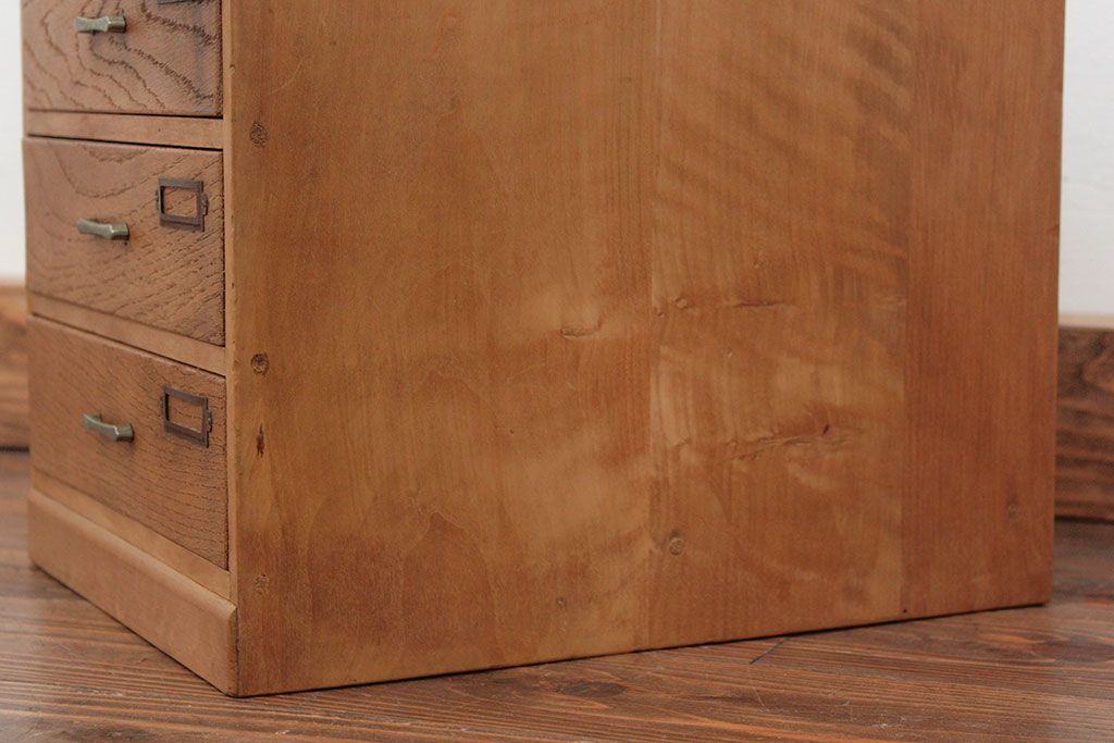 レトロ家具　昭和レトロ 古い木味のシンプルなアンティーク三段小引き出し