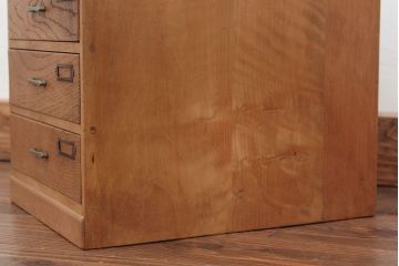 レトロ家具　昭和レトロ 古い木味のシンプルなアンティーク三段小引き出し