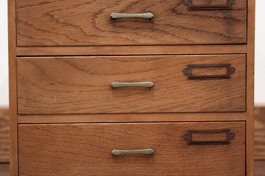 レトロ家具　昭和レトロ 古い木味のシンプルなアンティーク三段小引き出し