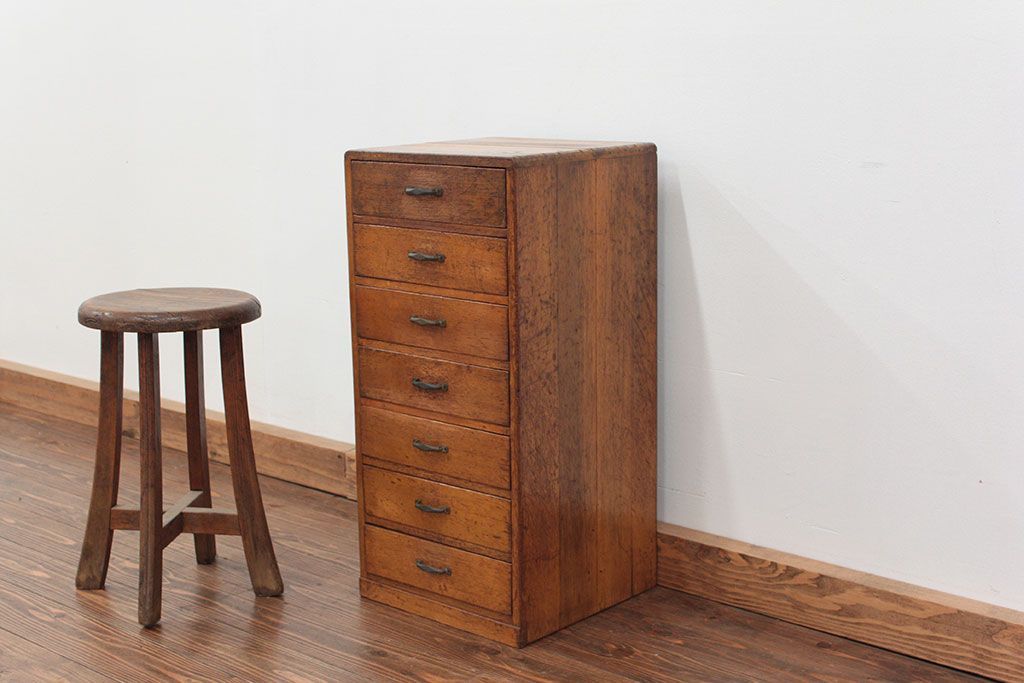 アンティーク家具　アンティーク 使い込まれた味のある7段小引き出し(小物入れ)