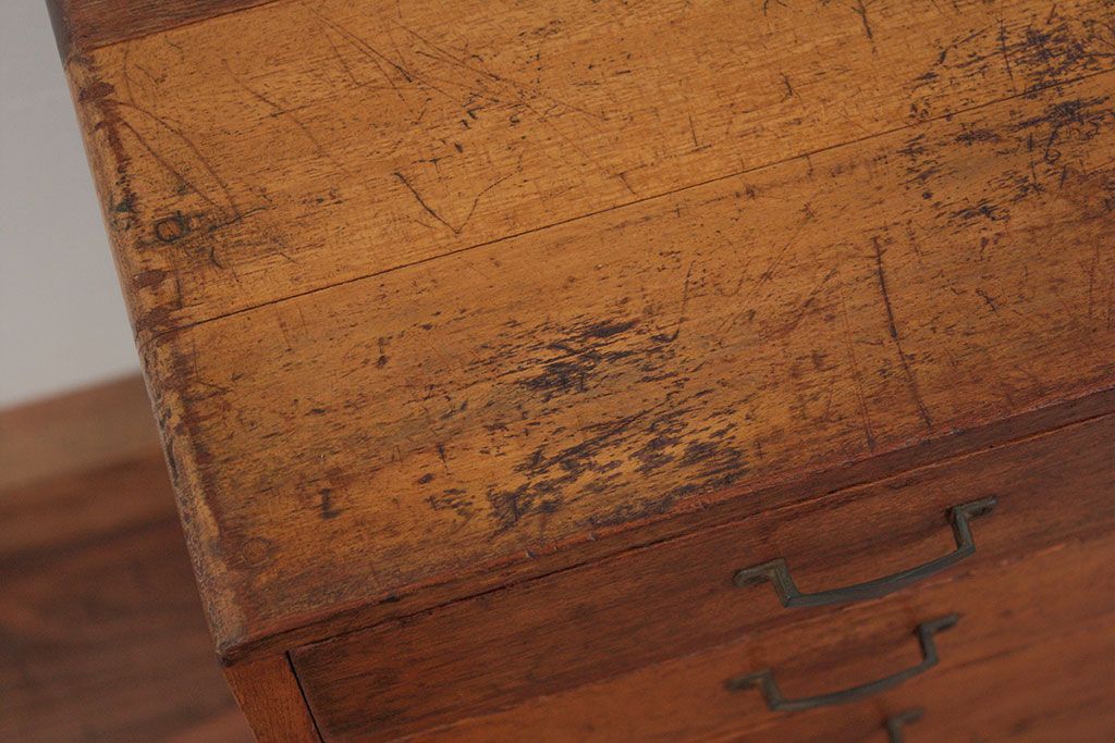 アンティーク家具　アンティーク 使い込まれた味のある7段小引き出し(小物入れ)