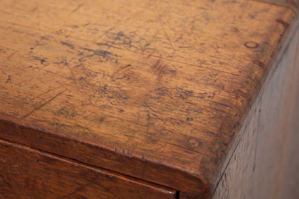 アンティーク家具　アンティーク 使い込まれた味のある7段小引き出し(小物入れ)