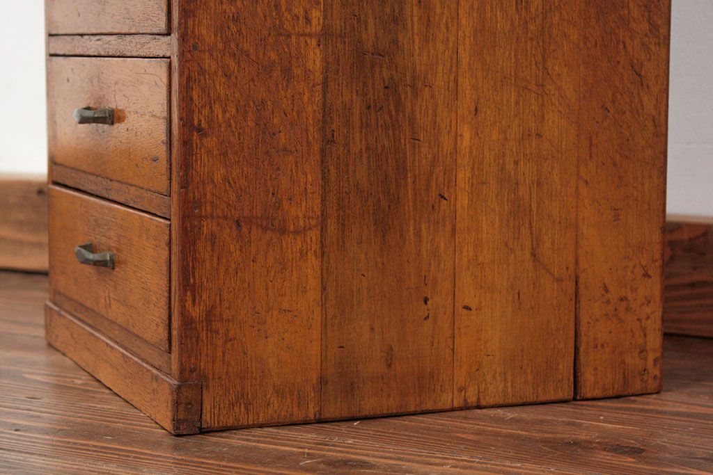 アンティーク家具　アンティーク 使い込まれた味のある7段小引き出し(小物入れ)