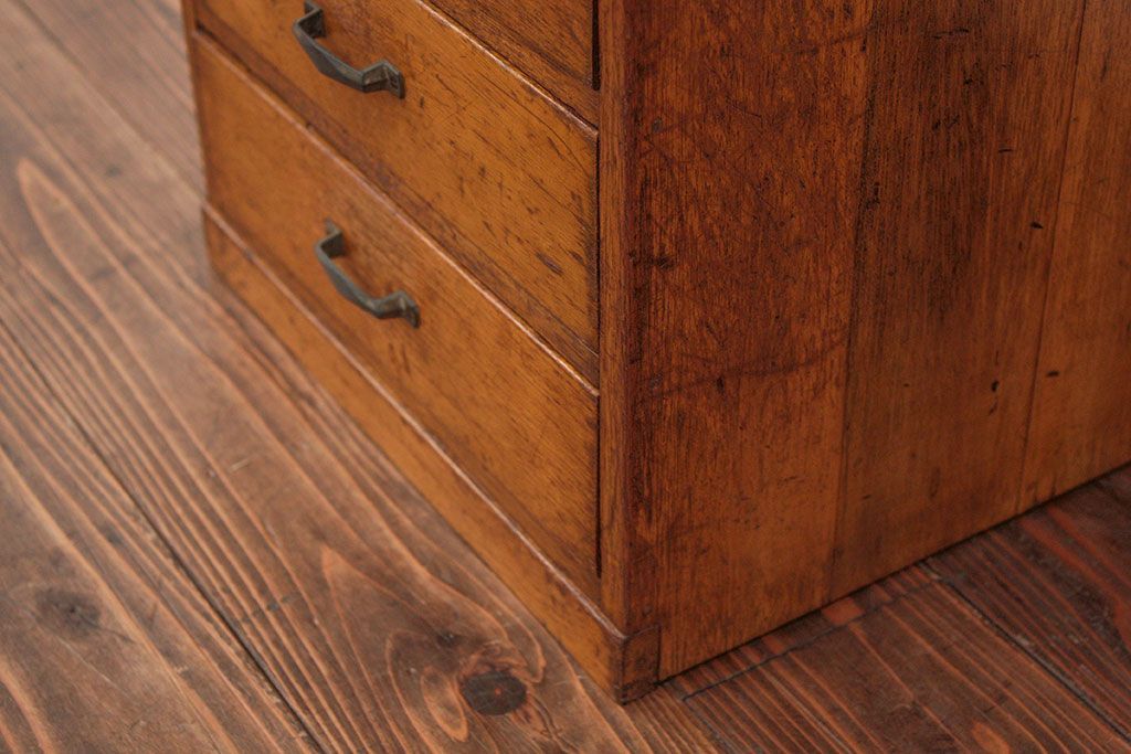 アンティーク家具　アンティーク 使い込まれた味のある7段小引き出し(小物入れ)