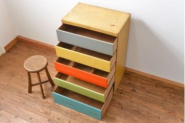 レトロ家具　昭和レトロ 1970年代　ポップなカラーチェスト(ドロワー、引き出し、タンス)