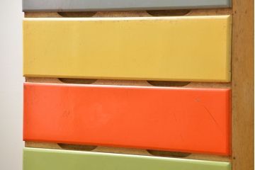 レトロ家具　昭和レトロ 1970年代　ポップなカラーチェスト(ドロワー、引き出し、タンス)
