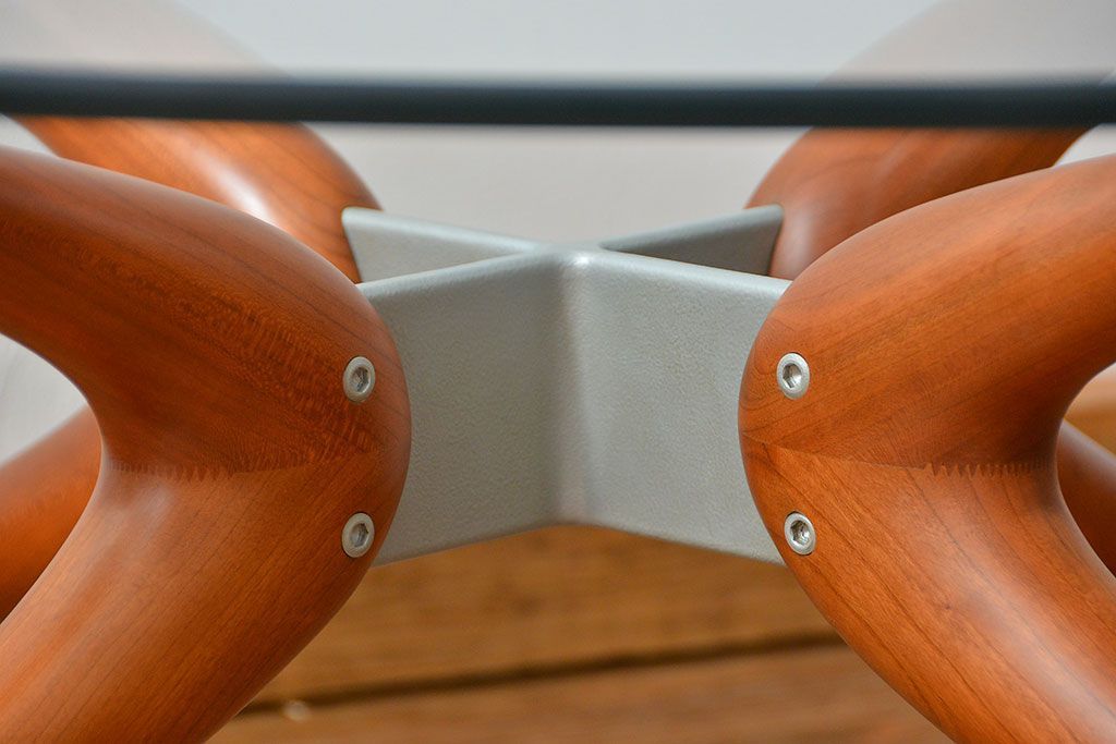 中古　アクタス取扱い　イタリアポラダ(porada)社　リビングテーブル　定価約21万円(センターテーブル)