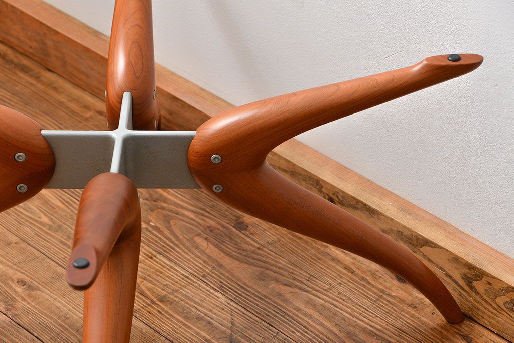 中古　アクタス取扱い　イタリアポラダ(porada)社　リビングテーブル　定価約21万円(センターテーブル)