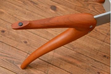 中古　アクタス取扱い　イタリアポラダ(porada)社　リビングテーブル　定価約21万円(センターテーブル)