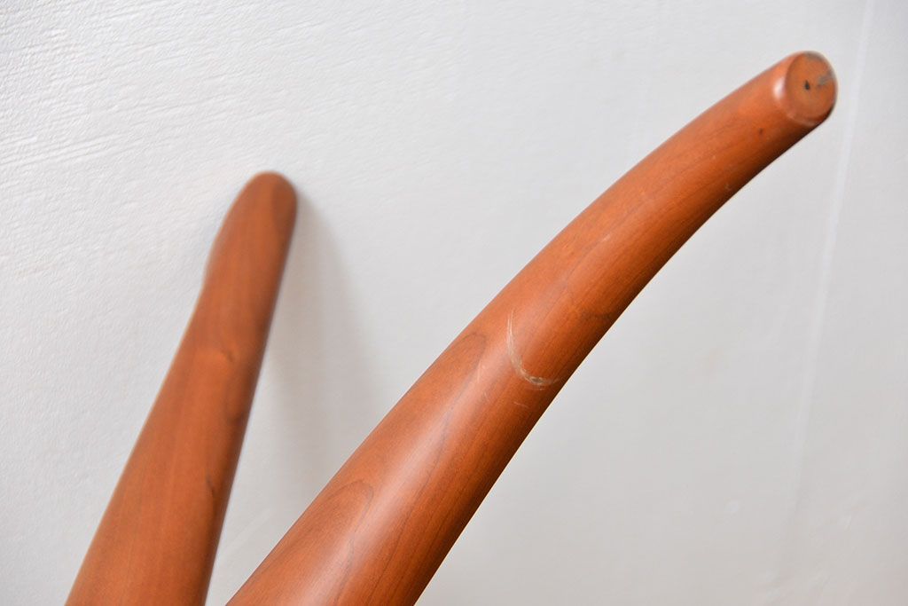 中古　アクタス取扱い　イタリアポラダ(porada)社　リビングテーブル　定価約21万円(センターテーブル)