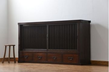 アンティーク家具　古民具・骨董 味わい深い　引き出し付き縦桟引き戸収納箪笥　サイドボード(水屋箪笥、下駄箱)