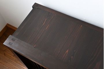 アンティーク家具　古民具・骨董 味わい深い　引き出し付き縦桟引き戸収納箪笥　サイドボード(水屋箪笥、下駄箱)