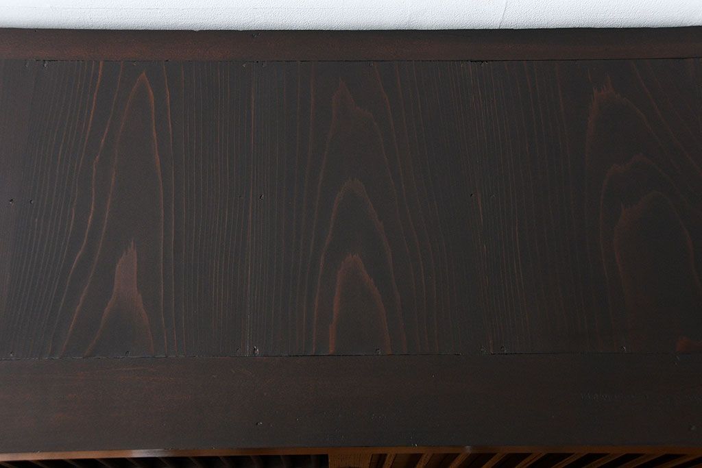 アンティーク家具　古民具・骨董 味わい深い　引き出し付き縦桟引き戸収納箪笥　サイドボード(水屋箪笥、下駄箱)