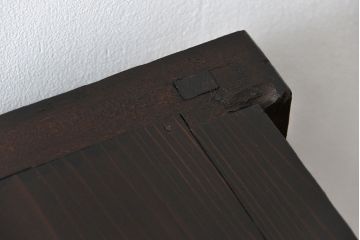 アンティーク家具　古民具・骨董 味わい深い　引き出し付き縦桟引き戸収納箪笥　サイドボード(水屋箪笥、下駄箱)