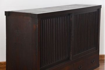 アンティーク家具　古民具・骨董 味わい深い　引き出し付き縦桟引き戸収納箪笥　サイドボード(水屋箪笥、下駄箱)