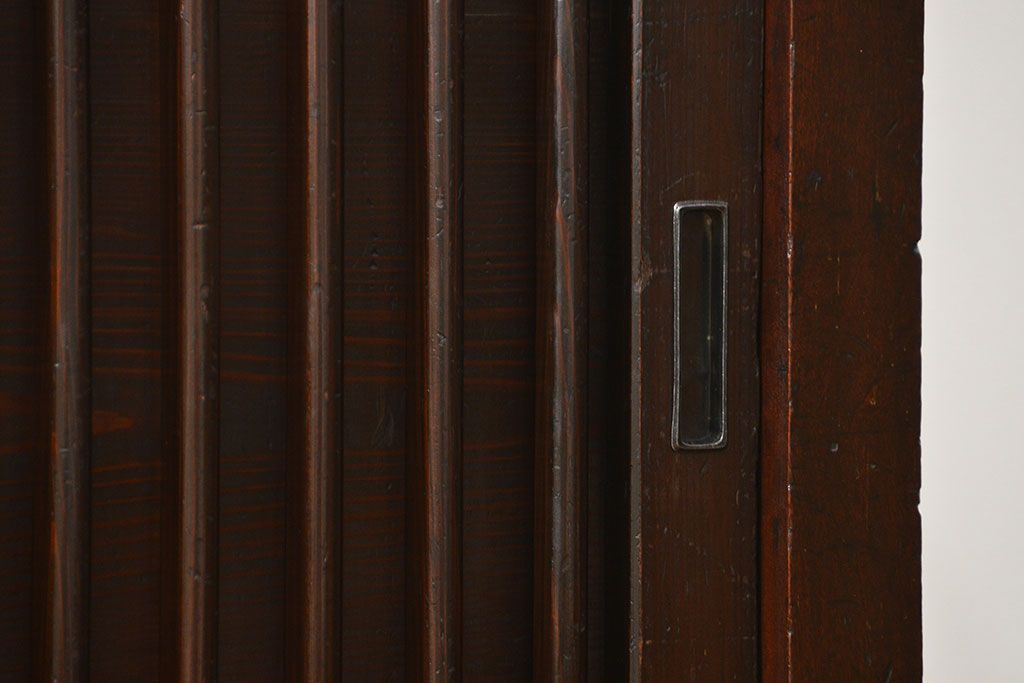 アンティーク家具　古民具・骨董 味わい深い　引き出し付き縦桟引き戸収納箪笥　サイドボード(水屋箪笥、下駄箱)