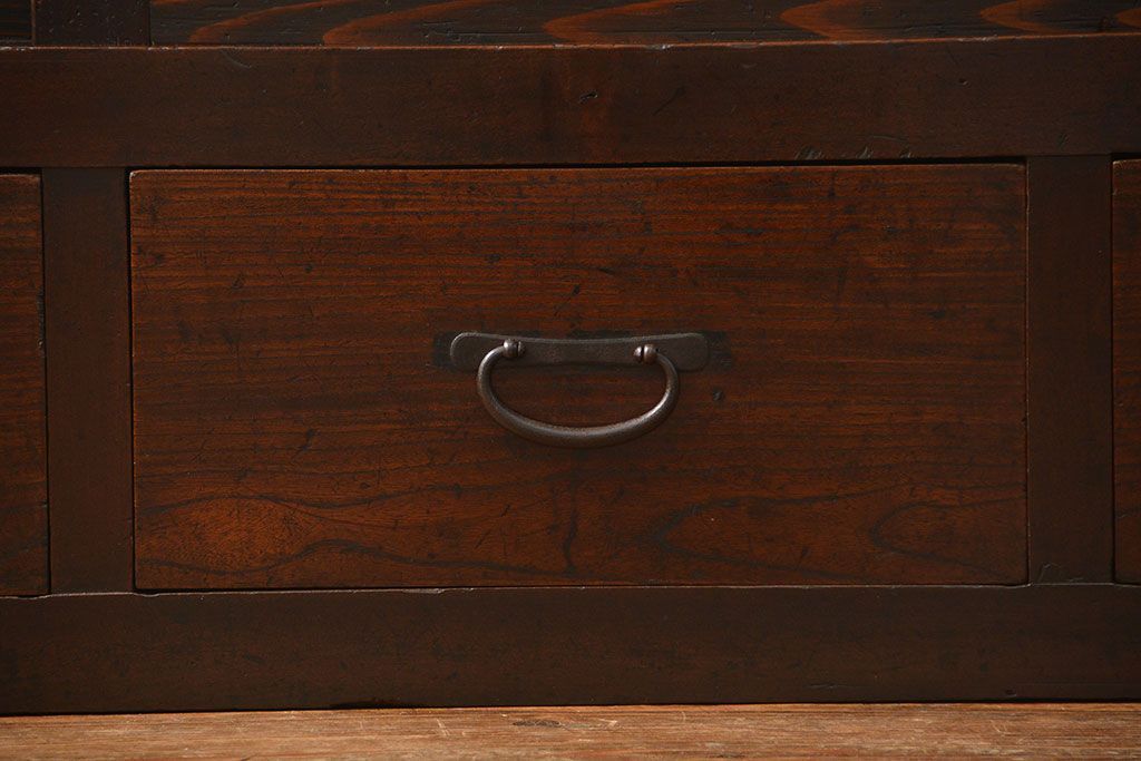 アンティーク家具　古民具・骨董 味わい深い　引き出し付き縦桟引き戸収納箪笥　サイドボード(水屋箪笥、下駄箱)