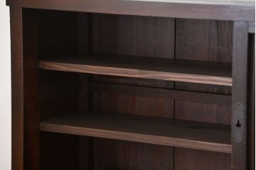 アンティーク家具　古民具・骨董 味わい深い　引き出し付き縦桟引き戸収納箪笥　サイドボード(水屋箪笥、下駄箱)