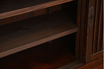 アンティーク家具　古民具・骨董 味わい深い　引き出し付き縦桟引き戸収納箪笥　サイドボード(水屋箪笥、下駄箱)