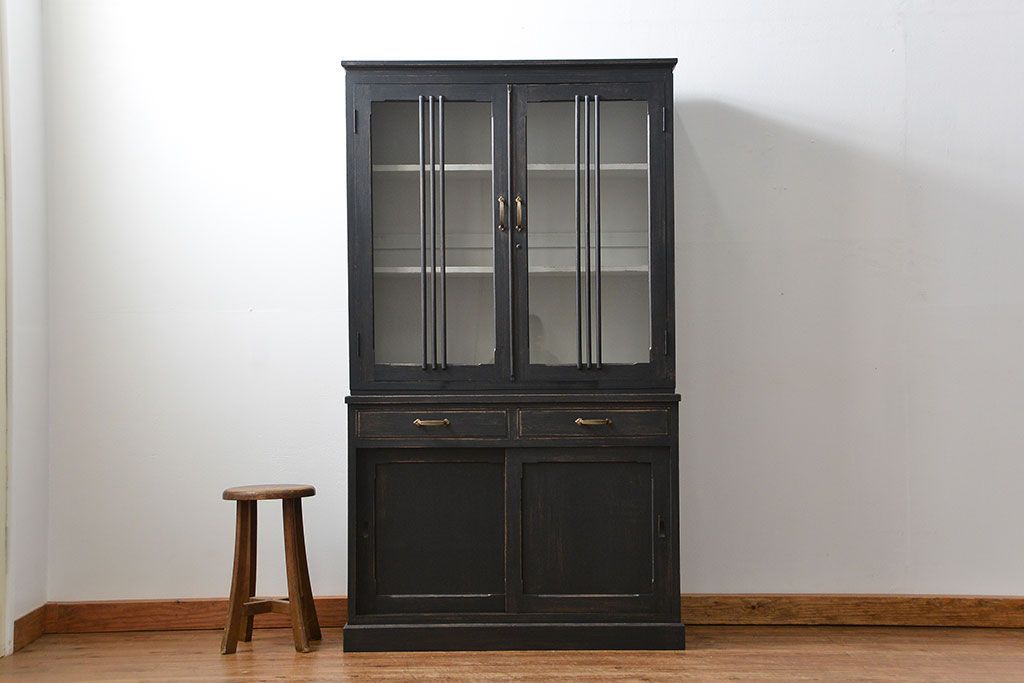 アンティーク家具　アンティークペイント仕上げ　二段重ね食器棚(収納棚)