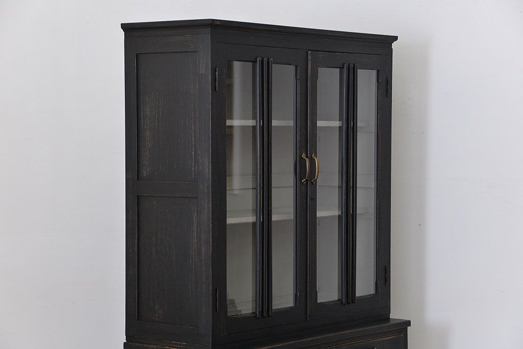 アンティーク家具　アンティークペイント仕上げ　二段重ね食器棚(収納棚)