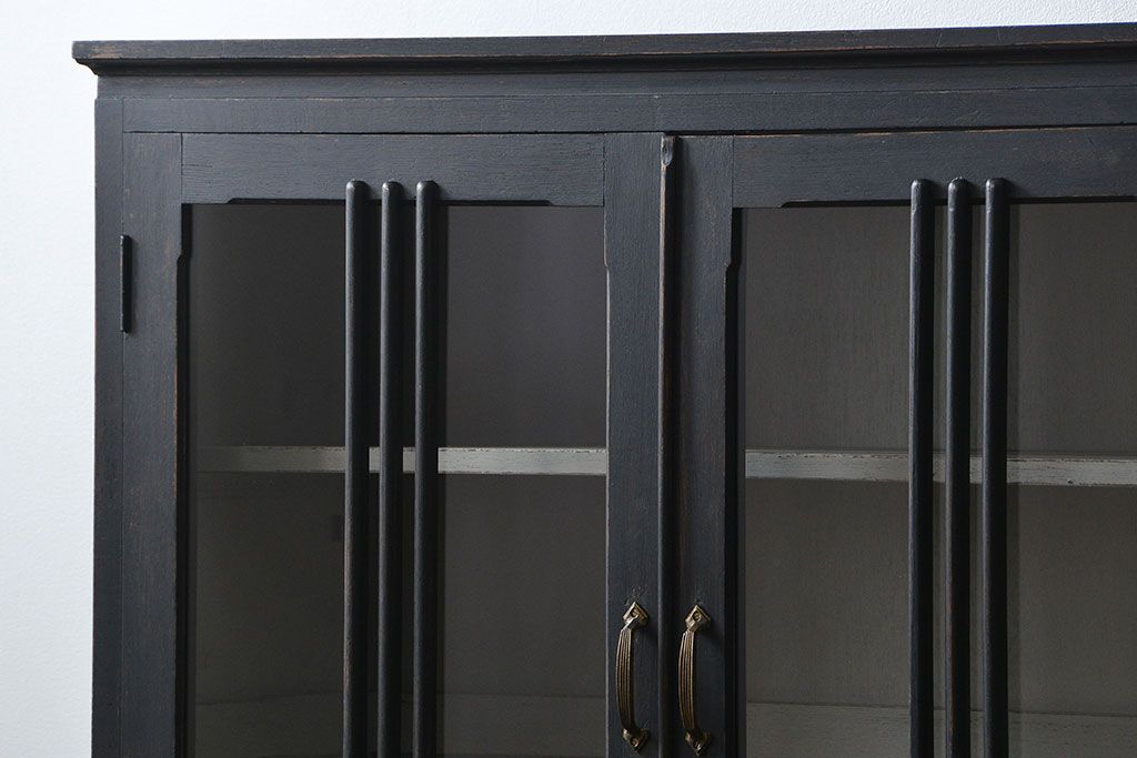 アンティーク家具　アンティークペイント仕上げ　二段重ね食器棚(収納棚)