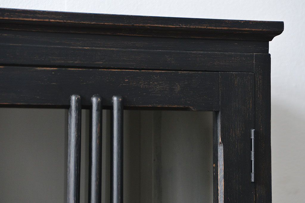 アンティーク家具　アンティークペイント仕上げ　二段重ね食器棚(収納棚)