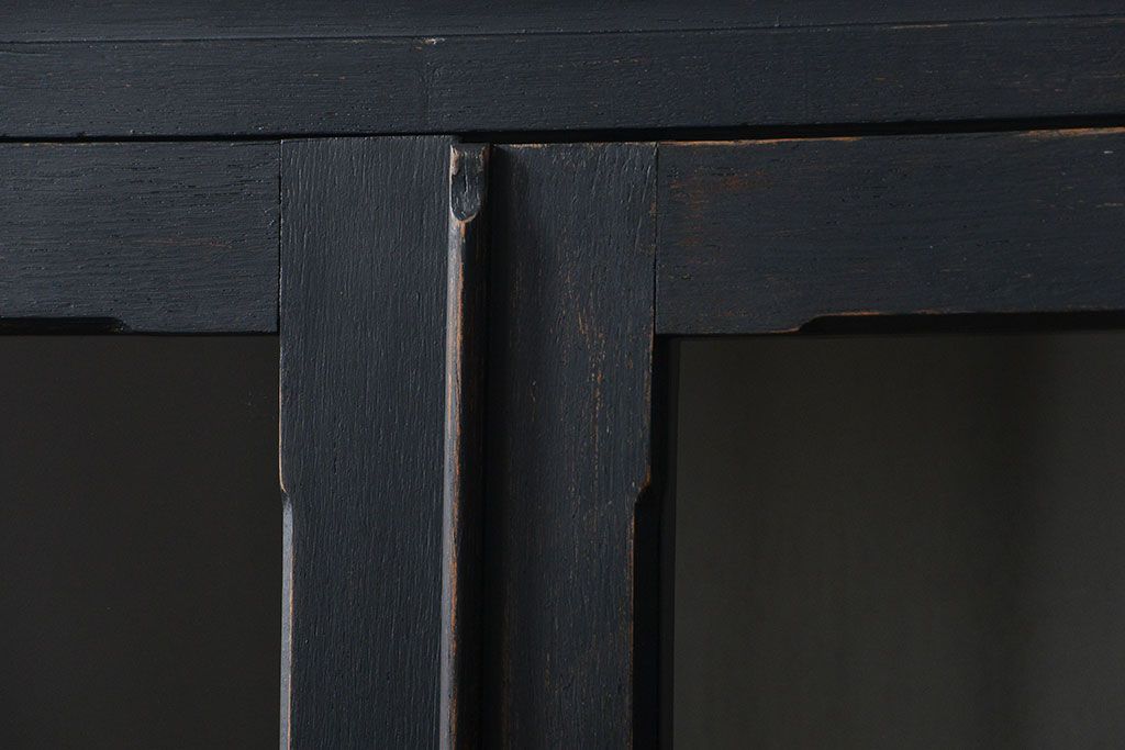 アンティーク家具　アンティークペイント仕上げ　二段重ね食器棚(収納棚)