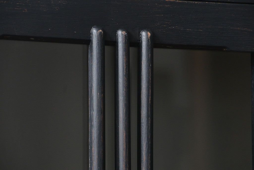 アンティーク家具　アンティークペイント仕上げ　二段重ね食器棚(収納棚)