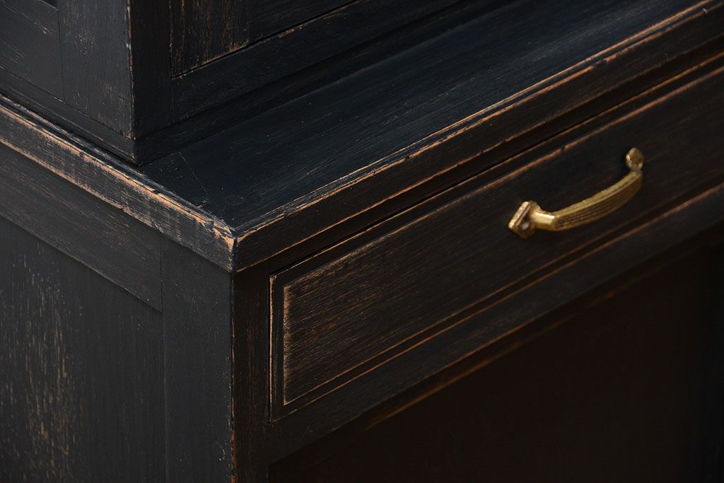 アンティーク家具　アンティークペイント仕上げ　二段重ね食器棚(収納棚)