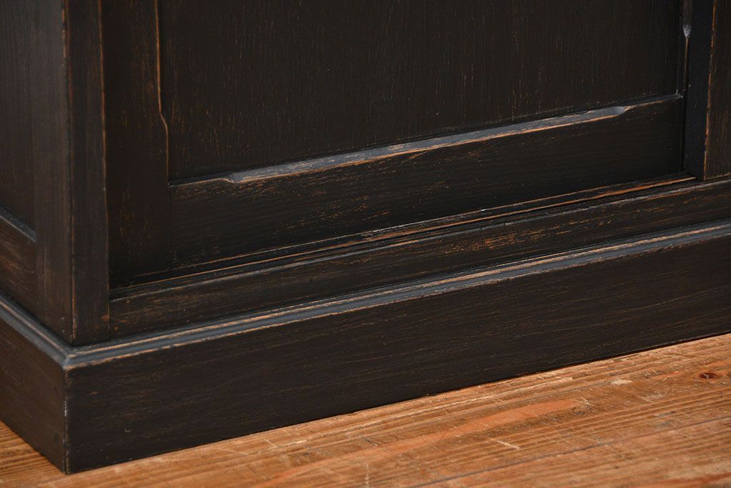 アンティーク家具　アンティークペイント仕上げ　二段重ね食器棚(収納棚)