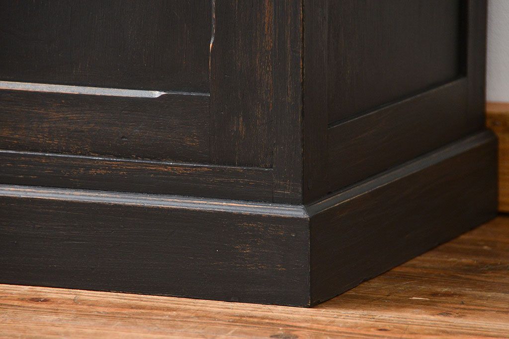 アンティーク家具　アンティークペイント仕上げ　二段重ね食器棚(収納棚)