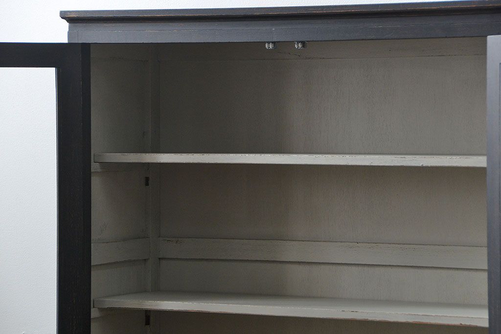 アンティーク家具　アンティークペイント仕上げ　二段重ね食器棚(収納棚)