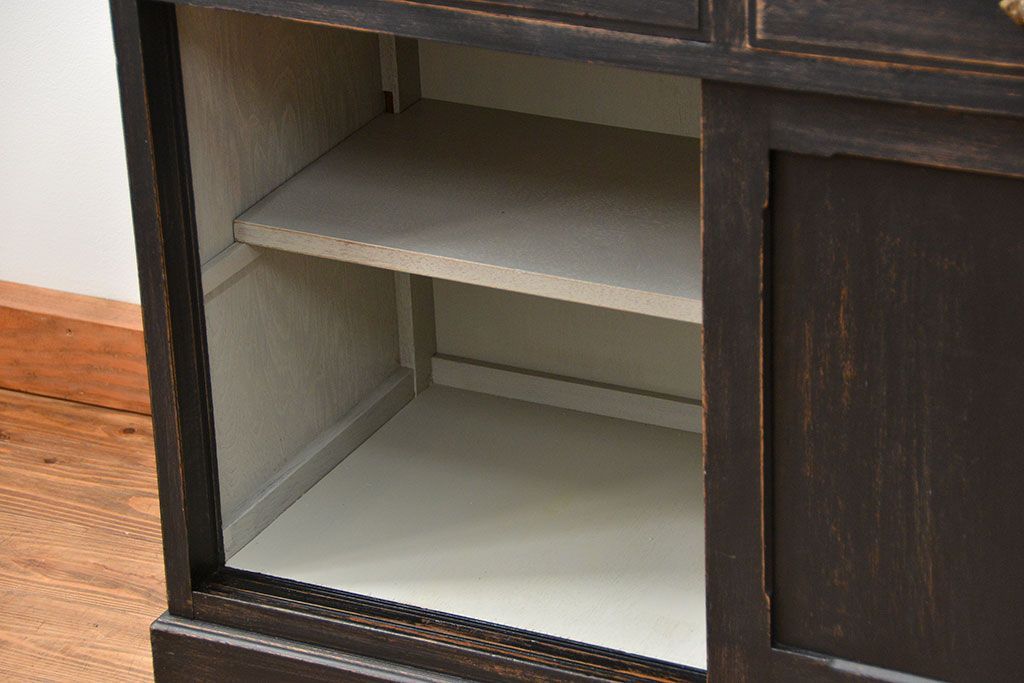 アンティーク家具　アンティークペイント仕上げ　二段重ね食器棚(収納棚)