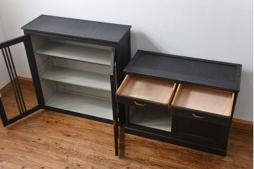 アンティーク家具　アンティークペイント仕上げ　二段重ね食器棚(収納棚)